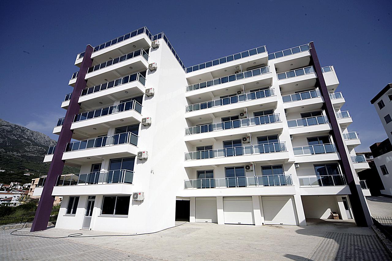Sea Star Apartment Dobra Voda Esterno foto