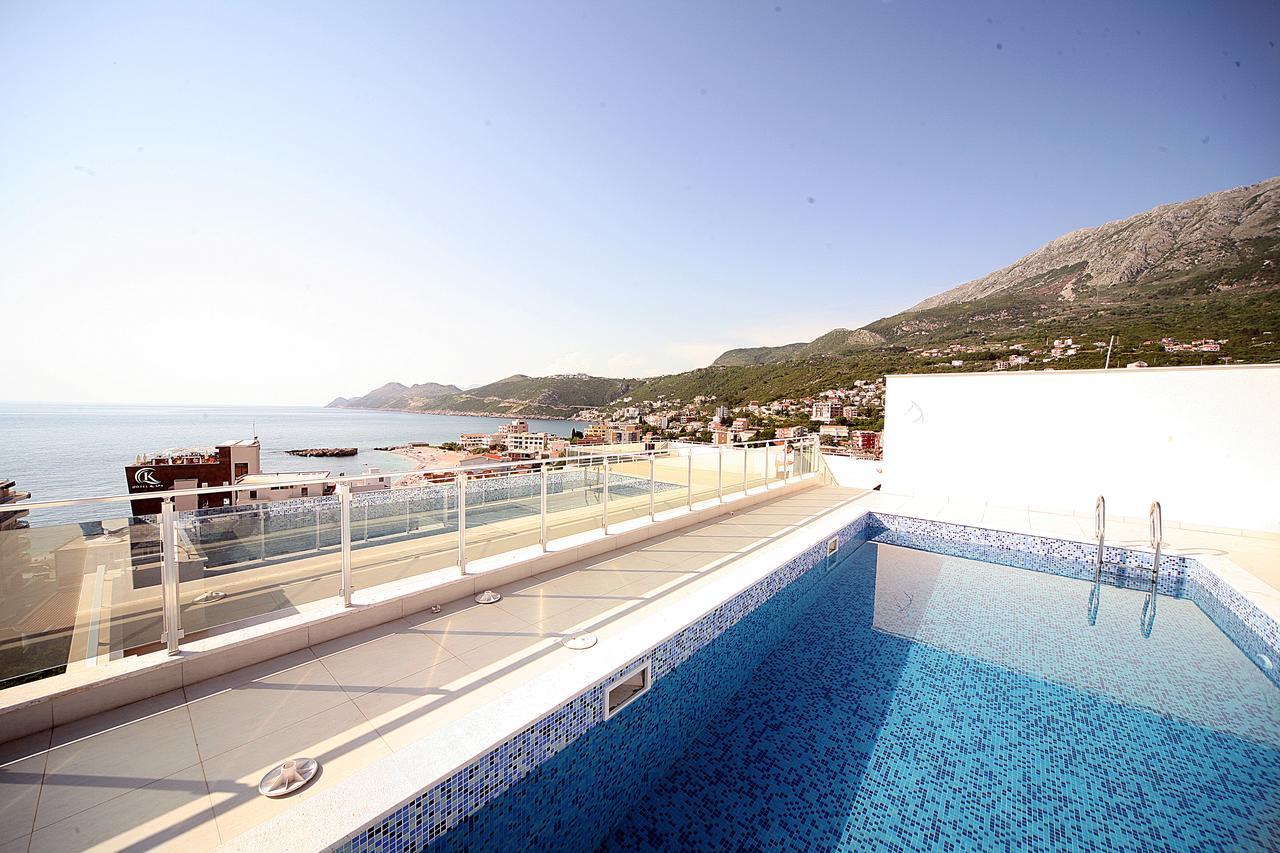 Sea Star Apartment Dobra Voda Esterno foto