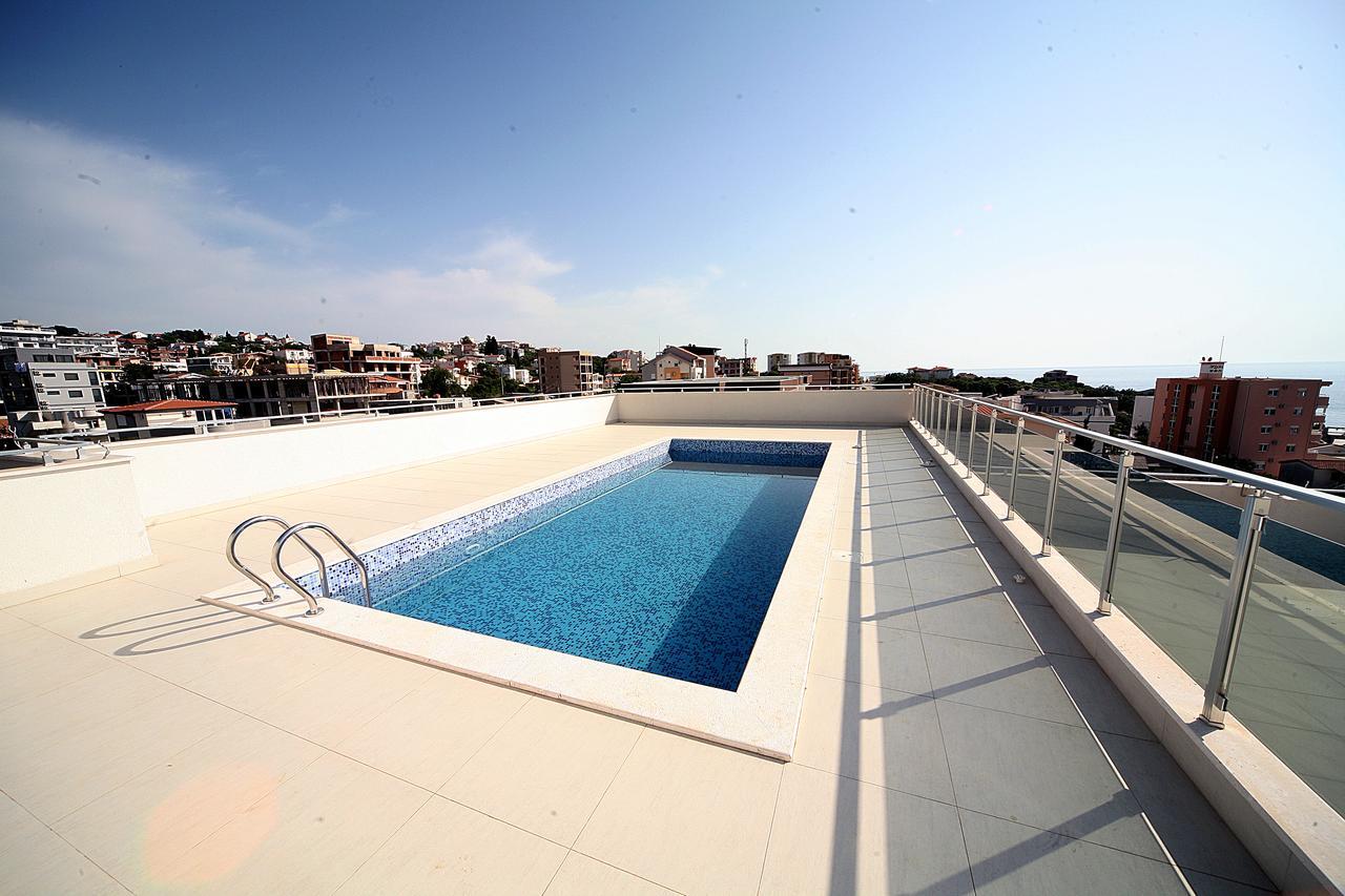 Sea Star Apartment Dobra Voda Esterno foto
