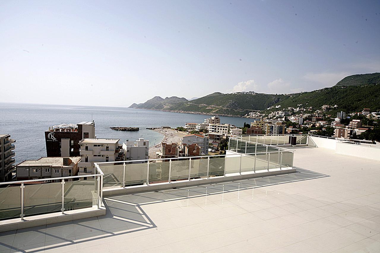Sea Star Apartment Dobra Voda Esterno foto